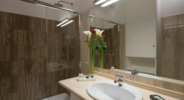 JR Suites, Забронировать Отель Отели Рима с парковкой, рядом с Уста истины, Парковка