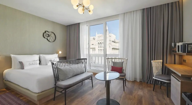 Двухместный номер с террасой Gran Via View Отель Hyatt Centric Gran Via Madrid