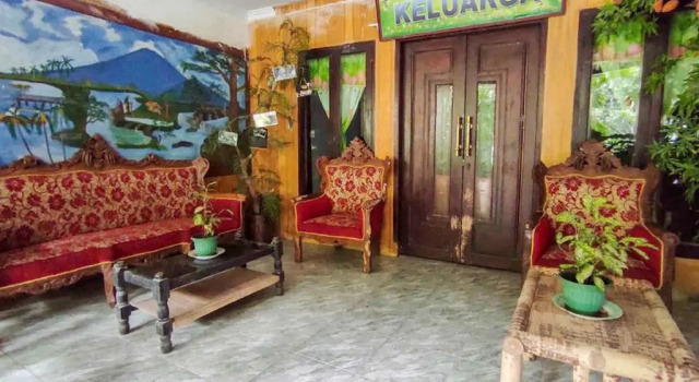 OYO 90988 Tangkoko Jungle Homestay, Prenota Hotel Hotel a Sulawesi con parcheggio, Parcheggio