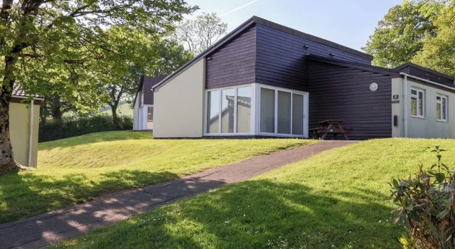 Коттедж Harcombe House Bungalow 2