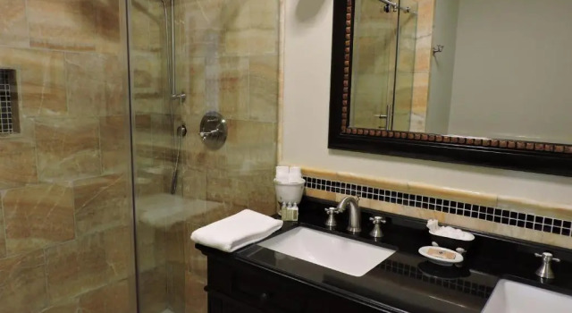 Двухместный номер Deluxe La Maison Hotel