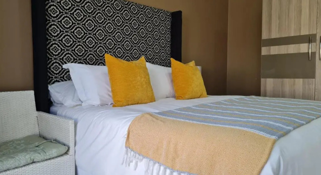 Village Kulture - Guest House, Reservar Casa de hóspedes Hotéis em Ga-Ramoga com piscina, Piscina