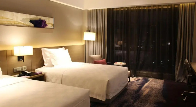 Двухместный номер Executive Wyndham JinJiang Hotel