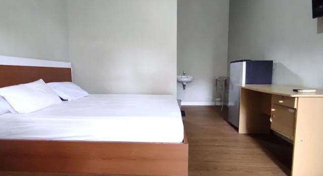 Номер Standard OYO 93051 Wisma Syariah Buloe Near Lapangan Abubakar Lambogo Batili Enrekang