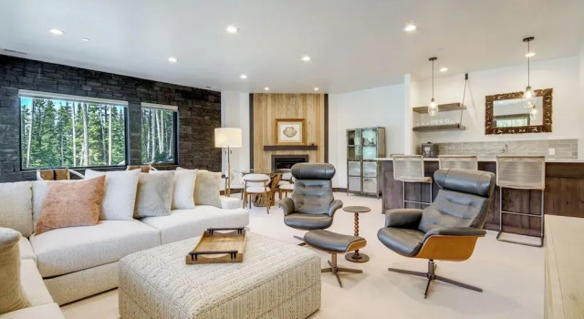2 Mi to Big Sky Resort: Luxe Mtn-view Retreat!, Buchen Sie Ferienhaus Hotels in Montana mit Parkplatz, Parkplätze