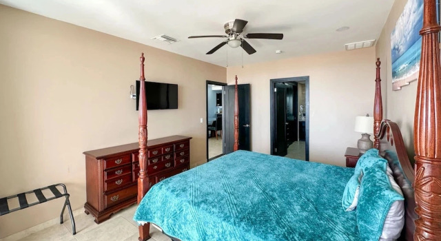 Коттедж Wake Up Close to the Ocean in This 2BR Condo