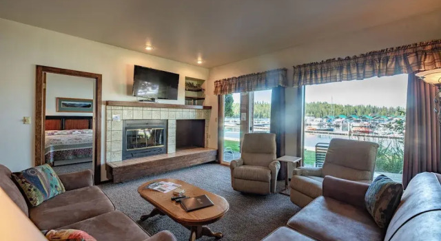 Люкс Comfort с 2 комнатами с видом на озеро Pend Oreille Shores Resort
