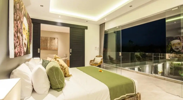 Вилла Villa Elisa - Spacious 4BR Luxury Villa, Walking Distance to Berawa Beach