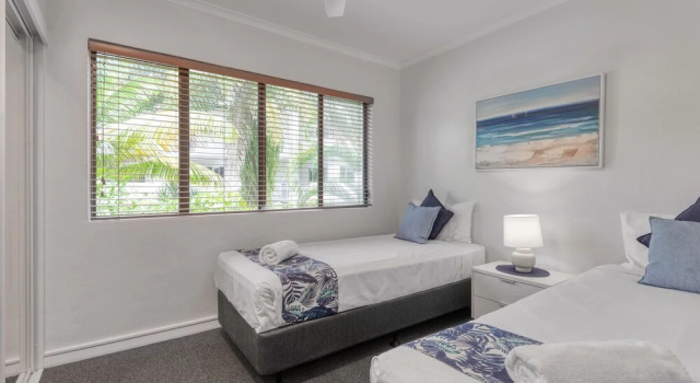 Апартаменты с 2 комнатами с балконом и с видом на бассейн Seascape Holidays - Tropical Reef Apartments