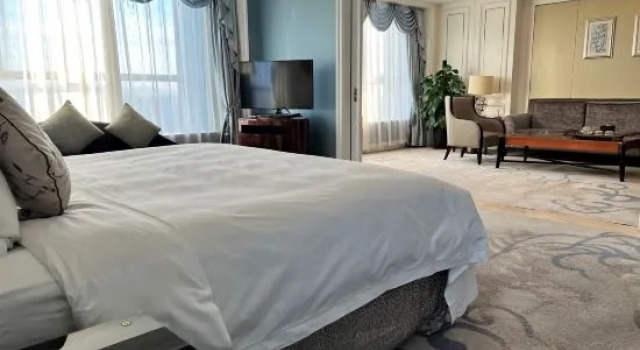 Люкс Executive World Trade Winning Hotel