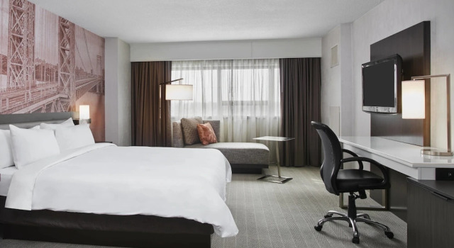 Двухместный номер Deluxe Teaneck Marriott at Glenpointe