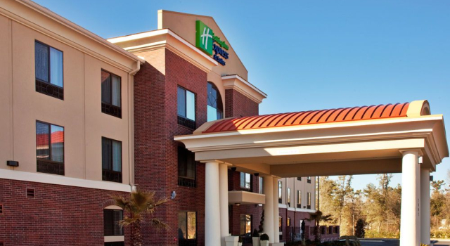 Holiday Inn Express Hotel & Suites Picayune by IHG, Забронировать Отель Пикаюн 