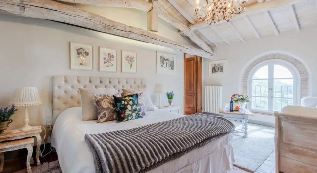 Коттедж Tuscan Farmhouse With Infinity Pool Retreat