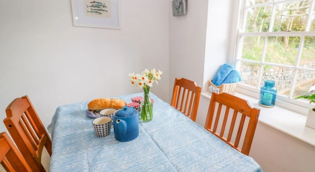 Glebe Hall, Book Hotel Mawgan Cornwall