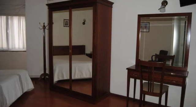 Hotel Peninsular- Porto, Забронировать Отель Недорогие отели Порту, рядом с Lapa Metro Station, недорого