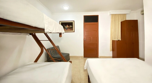 Четырёхместный номер Standard Hotel Ayenda Republicano Colonial No 2