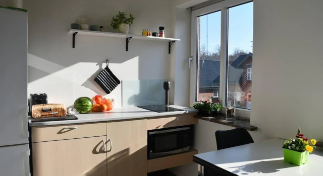 Апартаменты Lovely Town Apartment - Sleeps 5, Parking & Garden