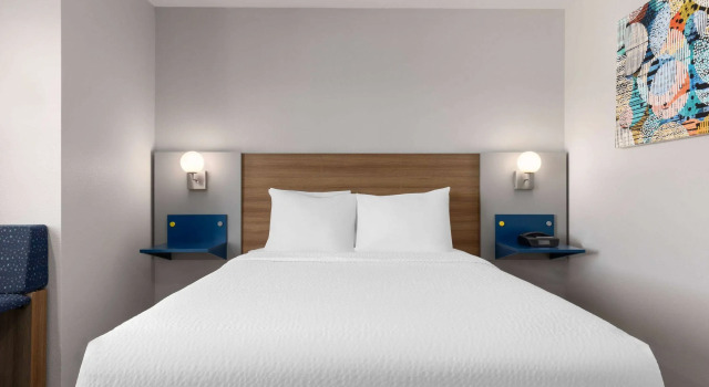 Microtel Inn & Suites by Wyndham Tracy