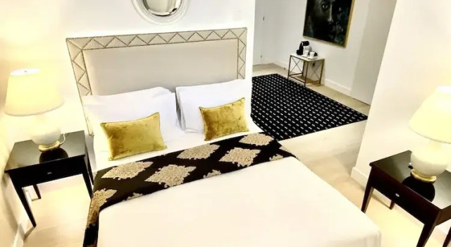 Вилла MONDRIAN Luxury Suites & Villas