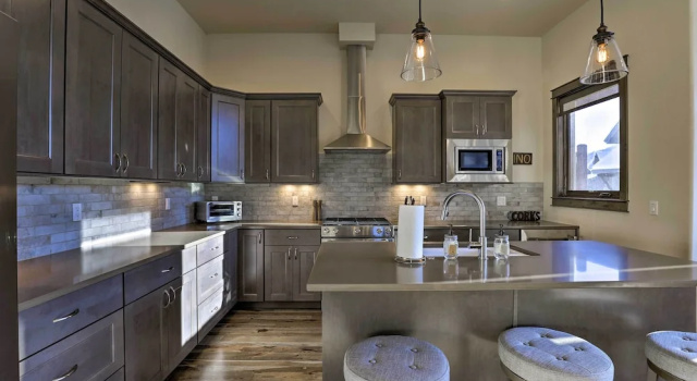 Апартаменты с 3 комнатами с балконом Ideally Located Winter Park Townhouse w/ Hot Tub!