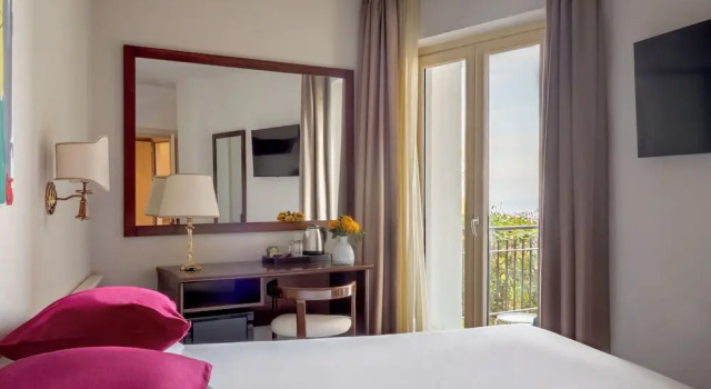 Двухместный номер Standard с балконом Hotel Cristina