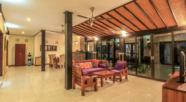 OYO 2542 Villa Iluka 2