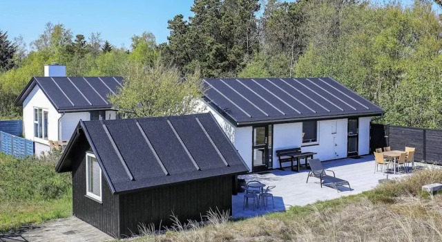 Коттедж Enticing Holiday Home in Jutland near Sea