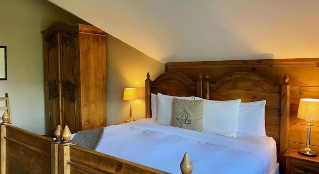 Winston Lodge, Buchen Sie Hotel Golden British Columbia