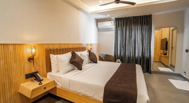 Aura Inn & Suites, Забронировать Отель Отели штата Карнатаки с парковкой, Парковка