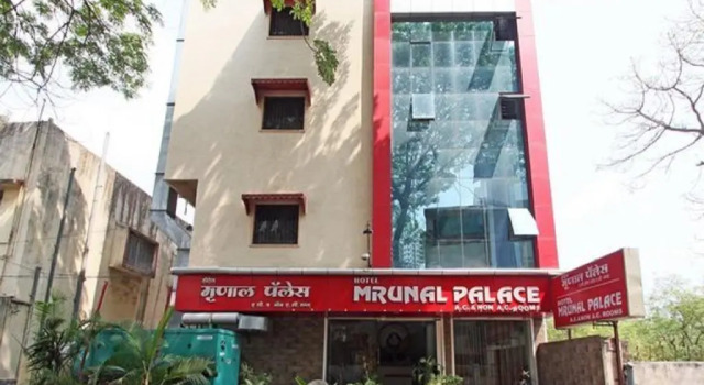 OYO 11548 Hotel Mrunal Palace