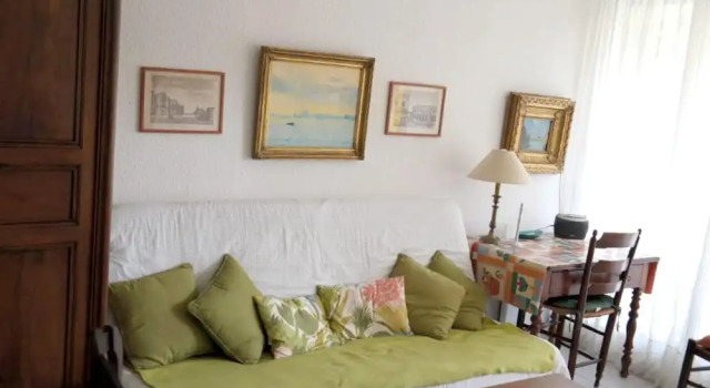 Studio in Saint-tropez, With Pool Access and Enclosed Garden - 800 m F