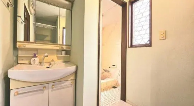 NOYA: 2-min walk to Namba, direct access to airport, private house for up to 16 people, Забронировать Отель Осака префектура Осака