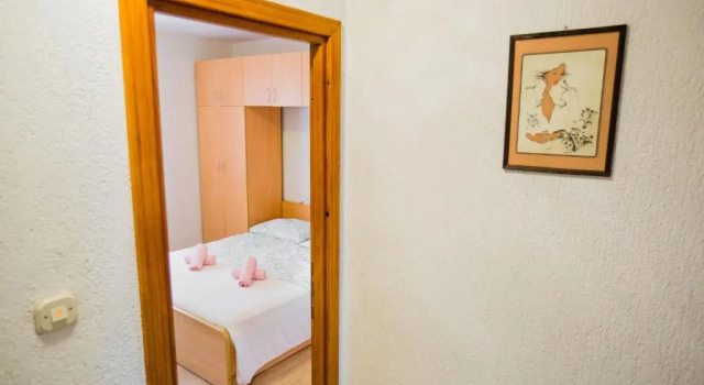 Apartments Sara, Забронировать Апартаменты/квартира Отели Подстраны с парковкой, рядом с Частный Пляж «Вилла Палмс Апартментс Никса Рузич», Парковка