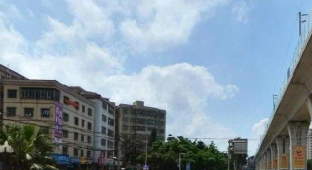 Huizhou Three Suns Hotel, Забронировать Отель Отели Huizhou Area с бассейном, Бассейн