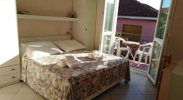 Hotel Villa Tempo d'Estate, Забронировать Отель Отели в центре Лоано с завтраком, отели в центре Лоано с завтраком