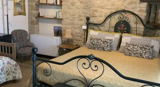Casale I Calanchi Gubbio, Book Bed and Breakfast Gubbio Umbria