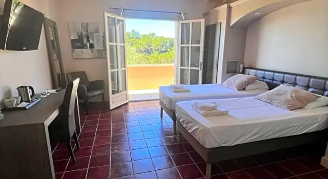 Двухместный номер Superior с видом на сад Logis Hôtel Restaurant La Bergerie