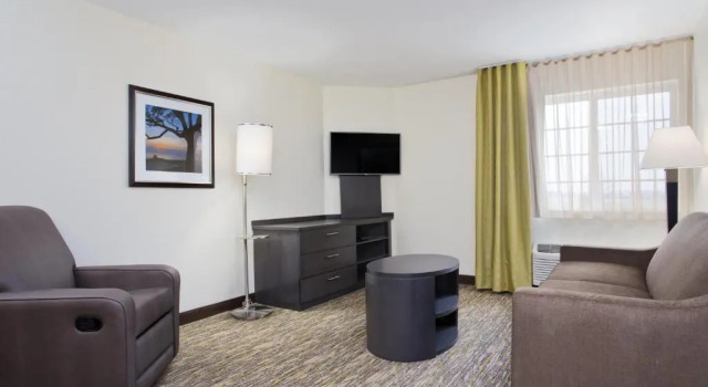 Двухместный люкс c 1 комнатой Candlewood Suites Fort Campbell - Oak Grove by IHG