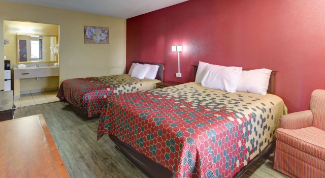 Четырёхместный номер Standard Econo Lodge Virginia Beach Town Center