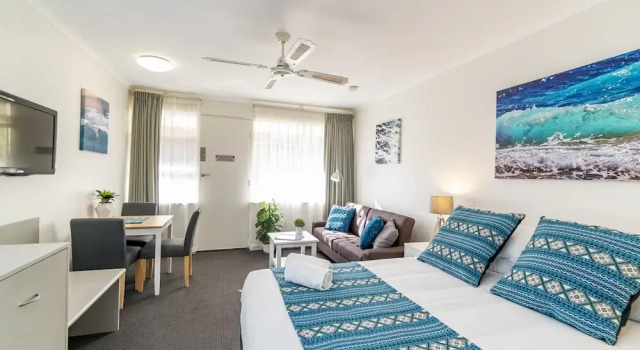 Aqua Waves Glenelg Central Studio Apt