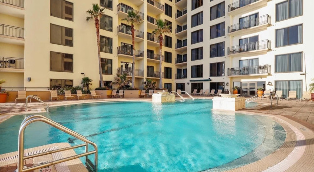 Коттедж Origin at Seahaven 1036/1038 - 2 Bedroom Unit 2 Home by RedAwning