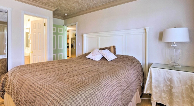 Sunroom + Beach Access: Hilton Head Condo