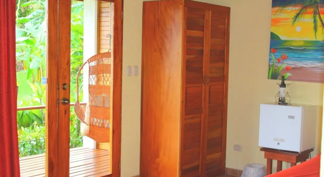 Бунгало Comfort с балконом и с видом на озеро La Ceiba Tree Lodge