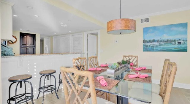 Коттедж Oceanfront w/ Pool + Beach Access & Balcony View 312 B Shipwatch by Avantstay