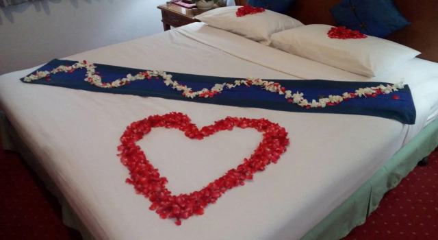 Khumsuphan Hotel, Rezervovat Hotel Hotely v Central Thailand se snídaní, Snídaně