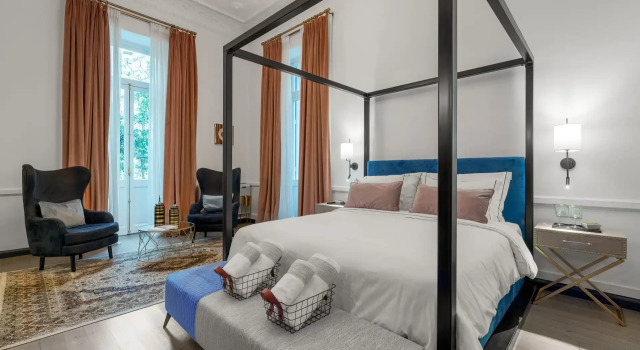 2 Mazi Suites