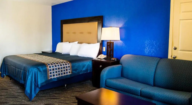 Номер Standard Blue Jay Inn & Suites