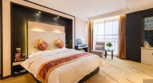 Семейный люкс Junyi International Hotel