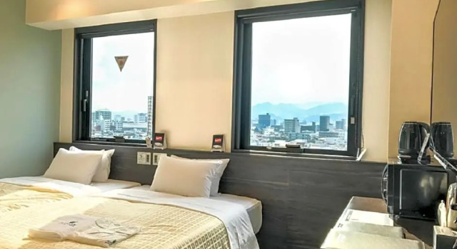 Двухместные апартаменты HOTEL LiVEMAX Hiroshima Funairimachi Riverside