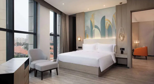Люкс Deluxe Ramada Encore by Wyndham Dongguan East
